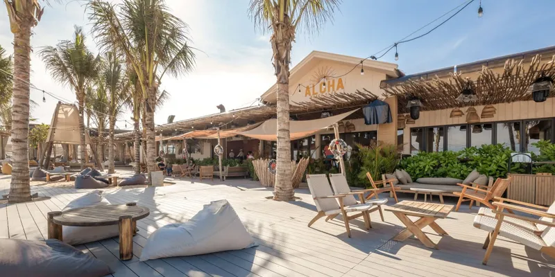 Aloha Hay Yoyo? Chọn Beach Club Đúng Gu Ở Bikini Beach NovaWorld