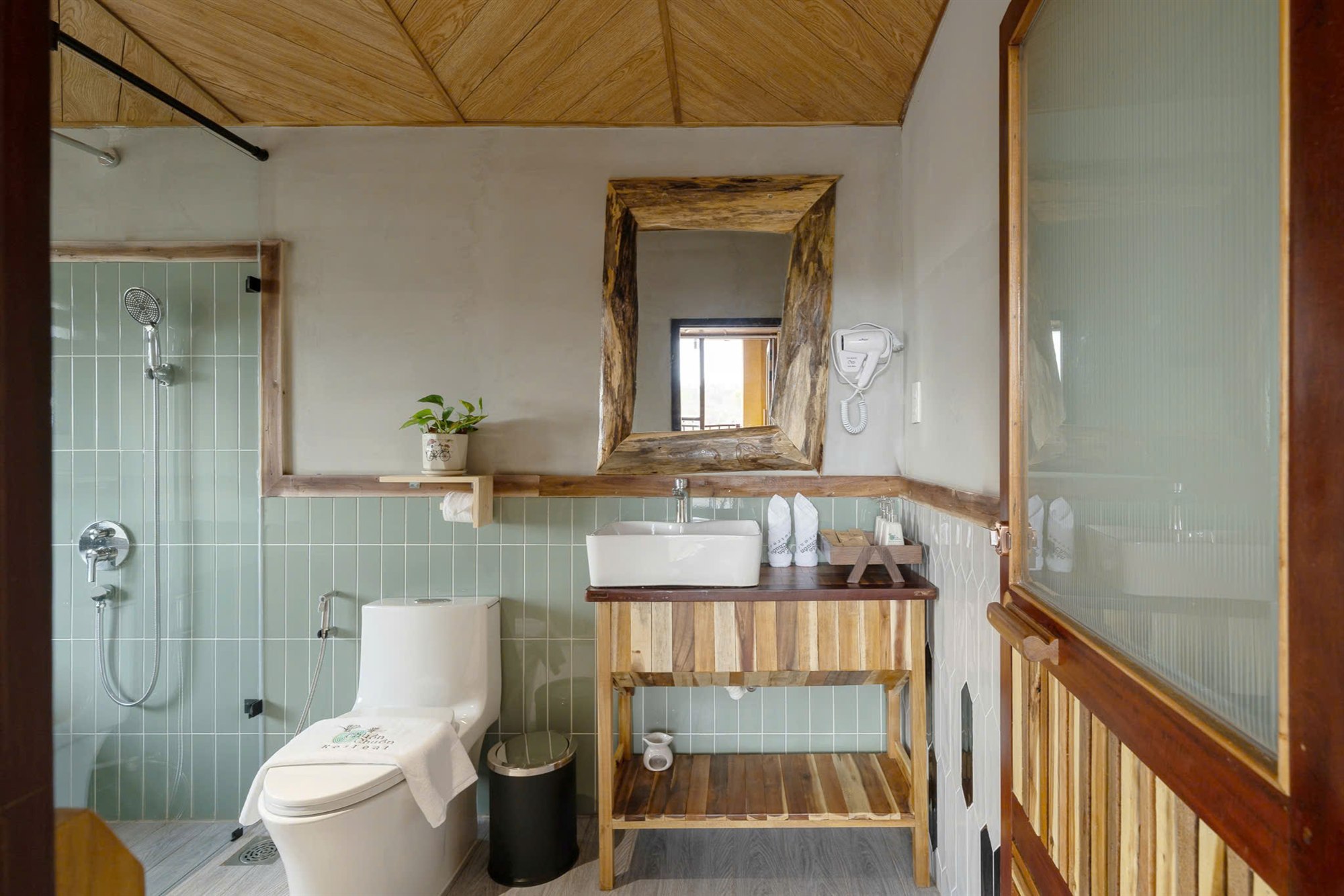 Chuồn Chuồn Retreat Kim 1 – Căn Hộ View Núi Biển Hồ Bơi, Gần KDL Hàm Tiến