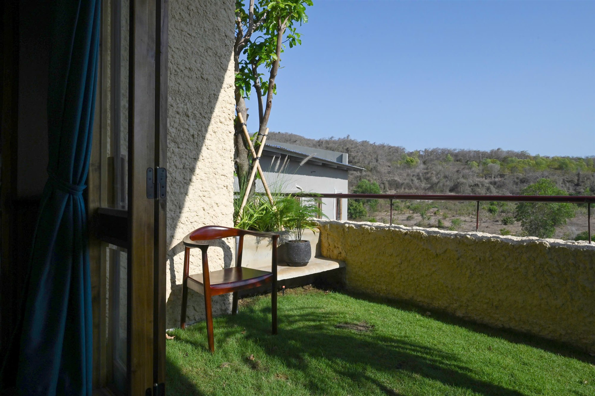 Chuồn Chuồn Retreat Ngô – Căn Hộ View Núi Và Biển Xa, Gần KDL Hàm Tiến