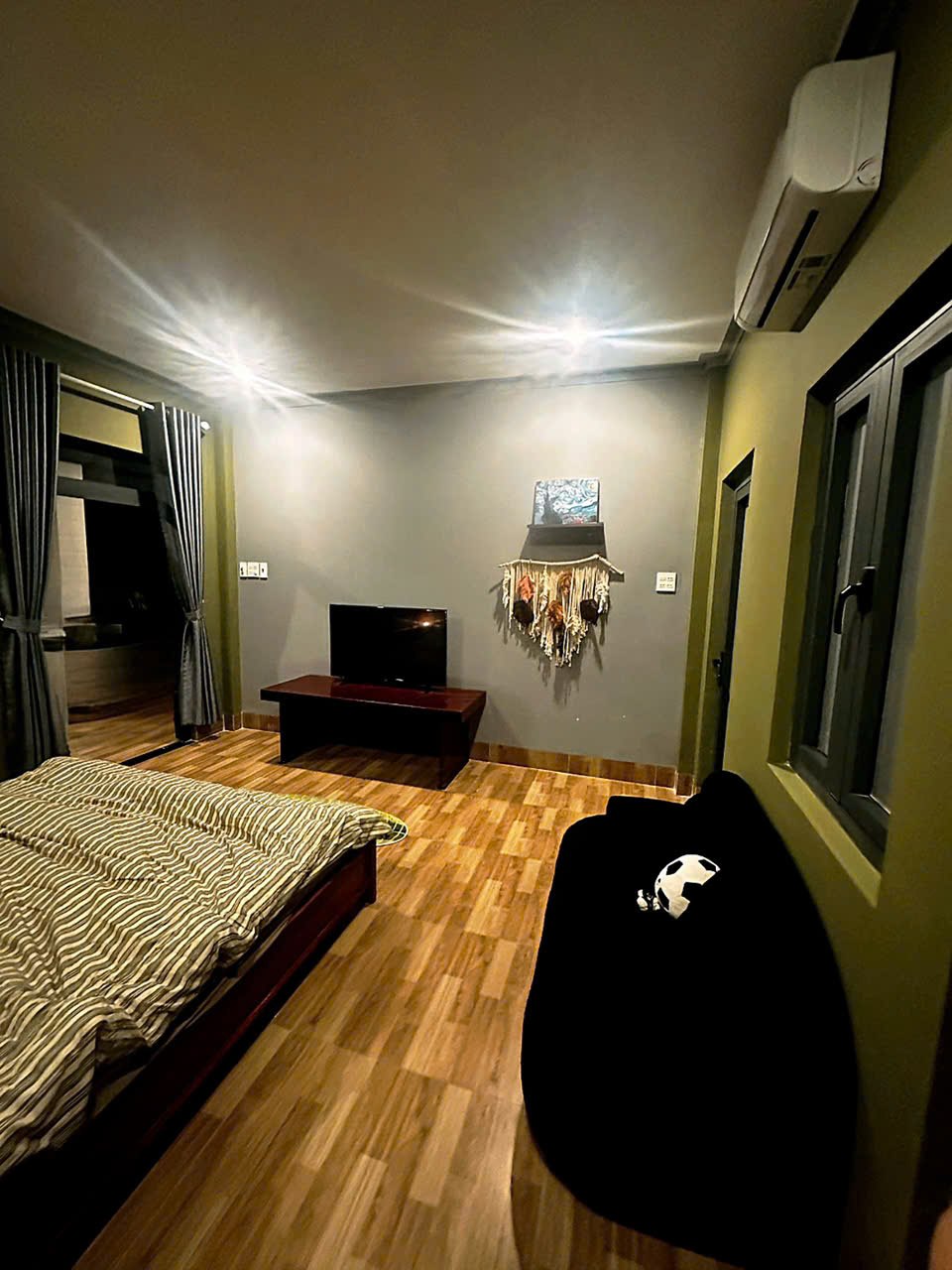 1-Bedroom Studio Apartment