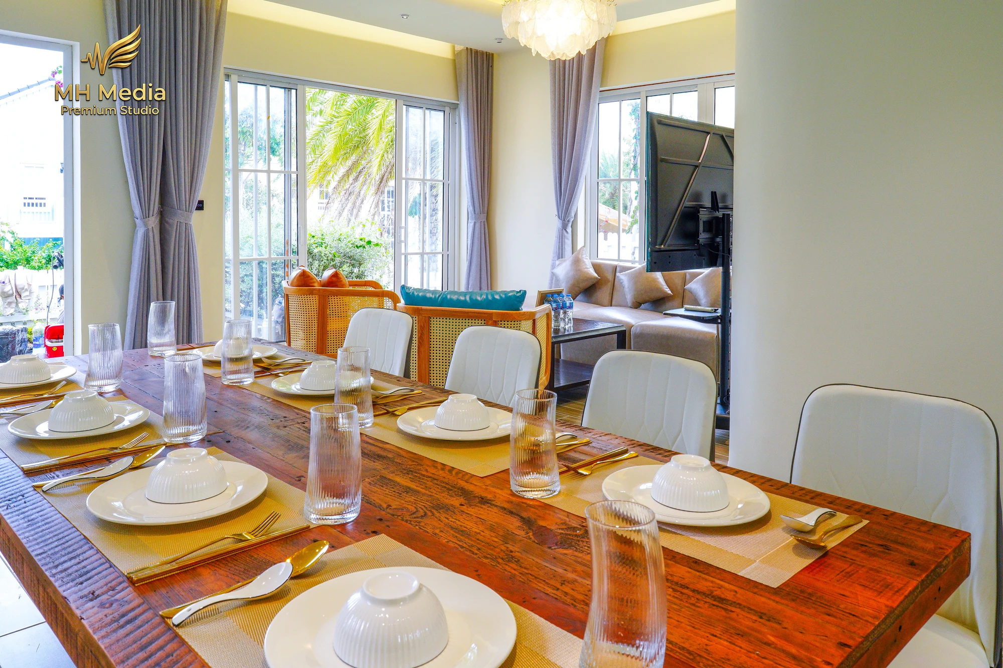 Villa Đơn Lập – 4PN Gần Hồ Bơi Vô Cực, View Biển