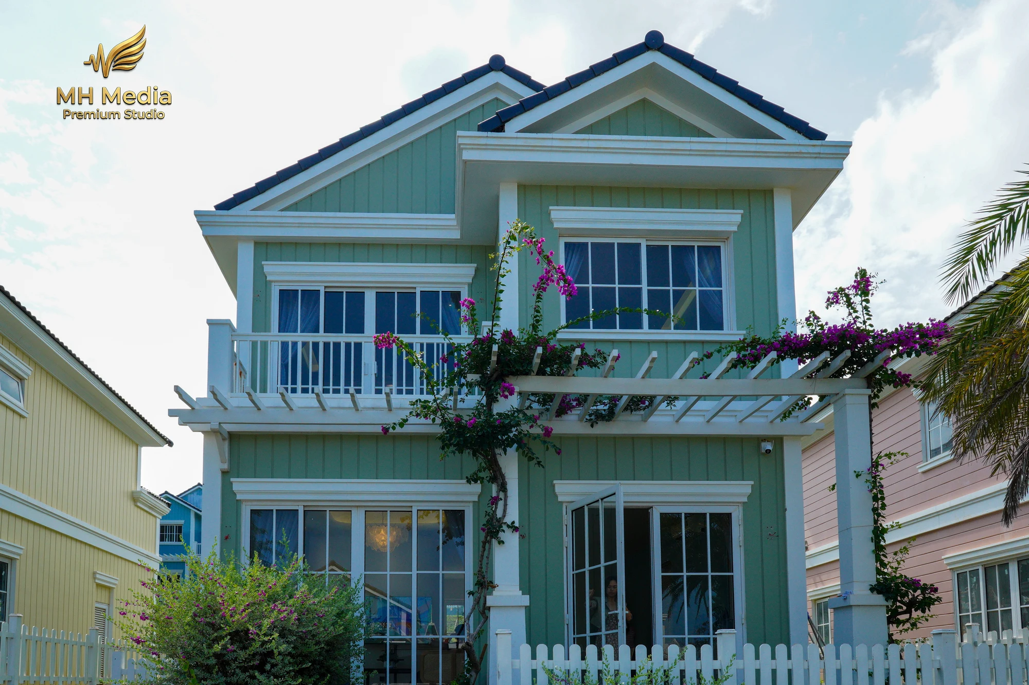 Villa Đơn Lập – 4PN Gần Hồ Bơi Vô Cực, View Biển