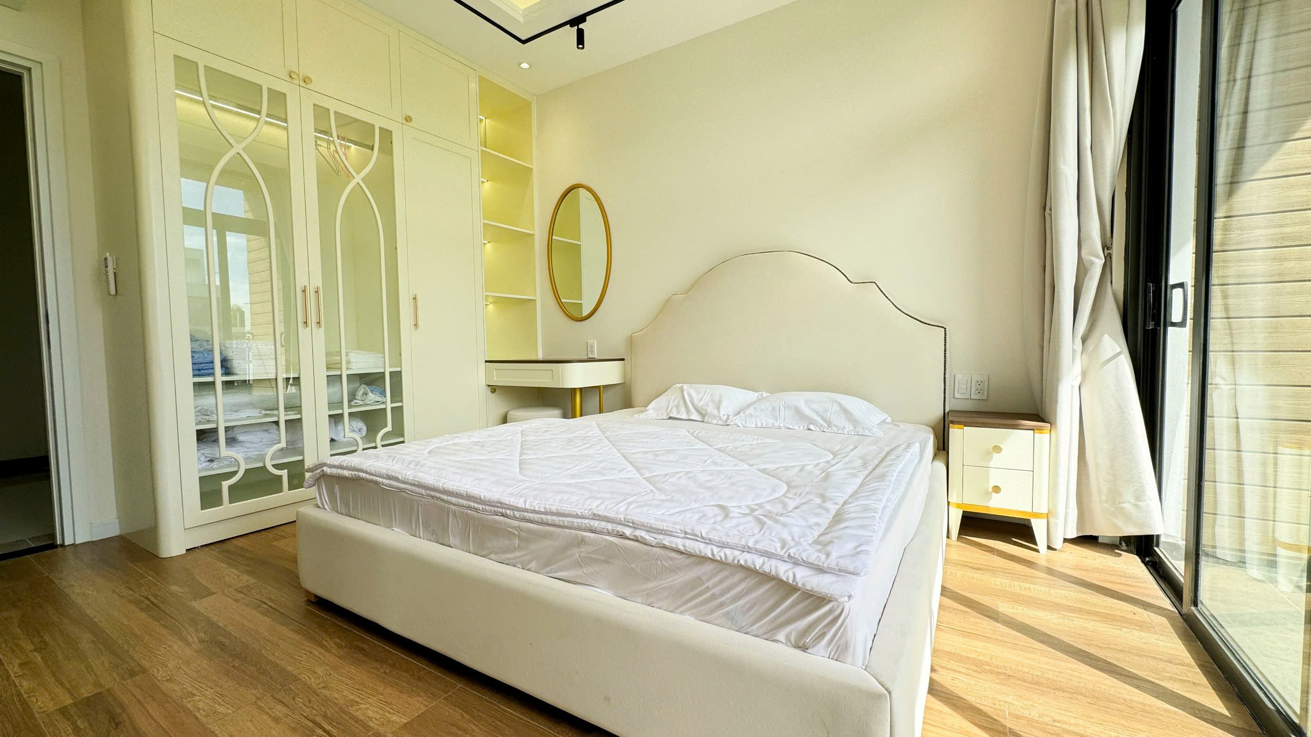 Golf Villa – Gần Hồ Bơi Nội Khu, View Đồi, Có Sân Thượng – Cho Thuê Theo Tháng NovaWorld Phan Thiết