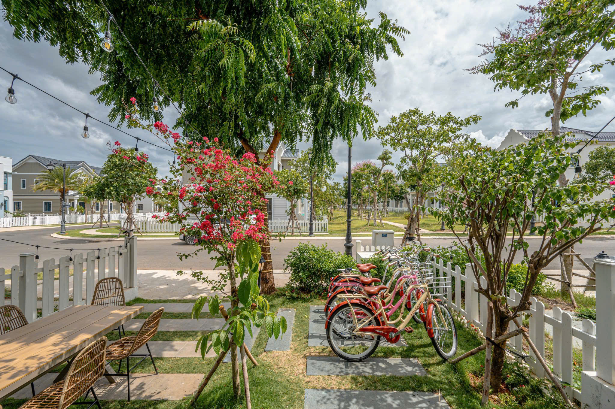 Nhà Phố 3PN – Cách Hồ Bơi Khu 7 Chỉ 80m, Tặng 4 Xe Đạp – Cho Thuê Theo Tháng NovaWorld Phan Thiết