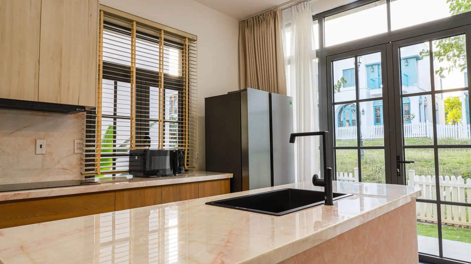 Villa Song Lập – 2PN Gần Hồ Bơi, Khu Đông Khách Thuê – Cho Thuê Theo Tháng NovaWorld Phan Thiết