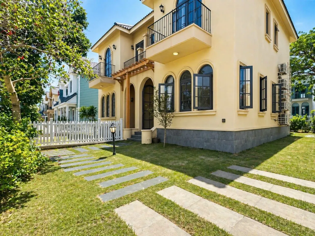 Villa Hoàng Gia — Song Lập 4PN Rộng 200m² Khu 7 — ảnh 1